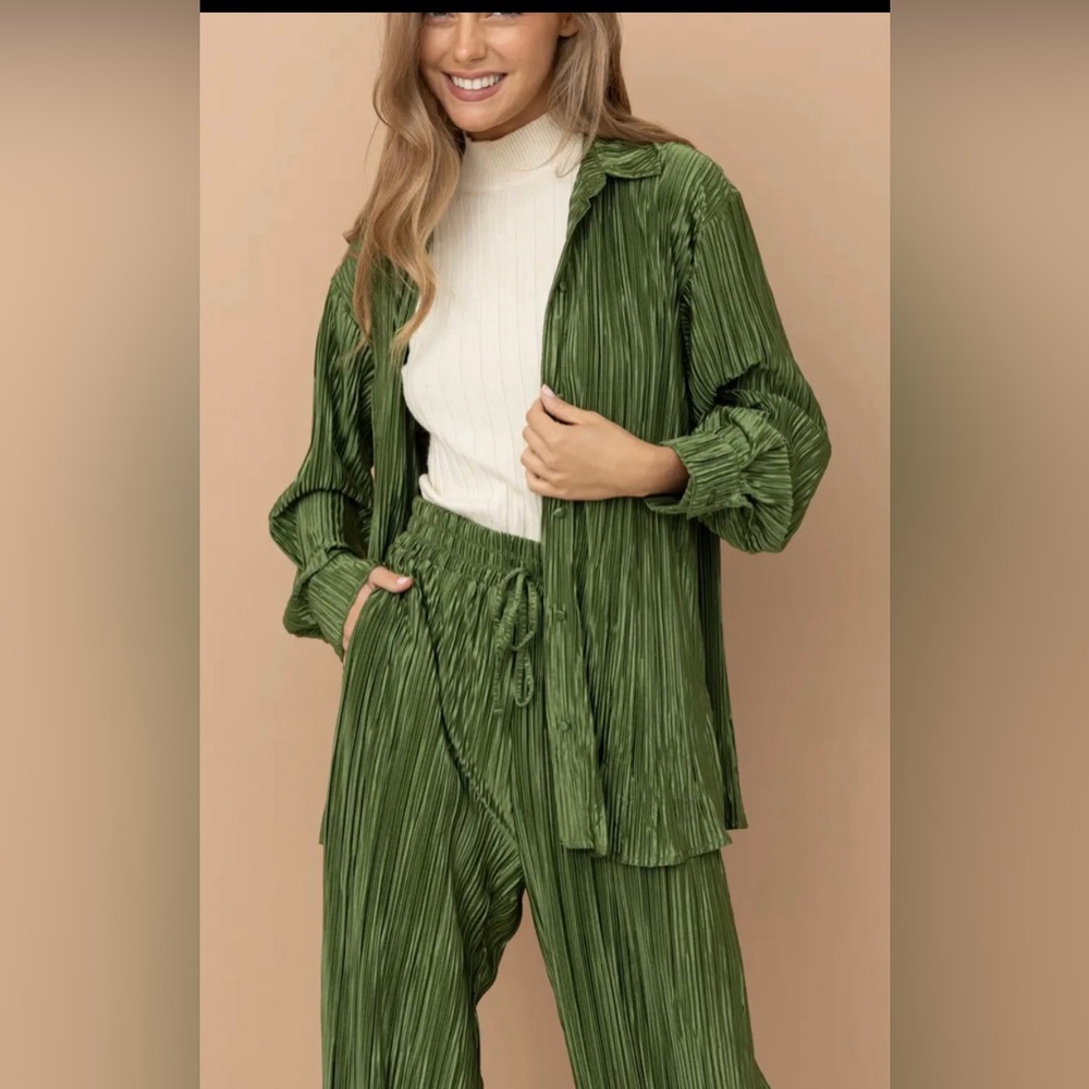 Green Pleated Shirt and Pants Set